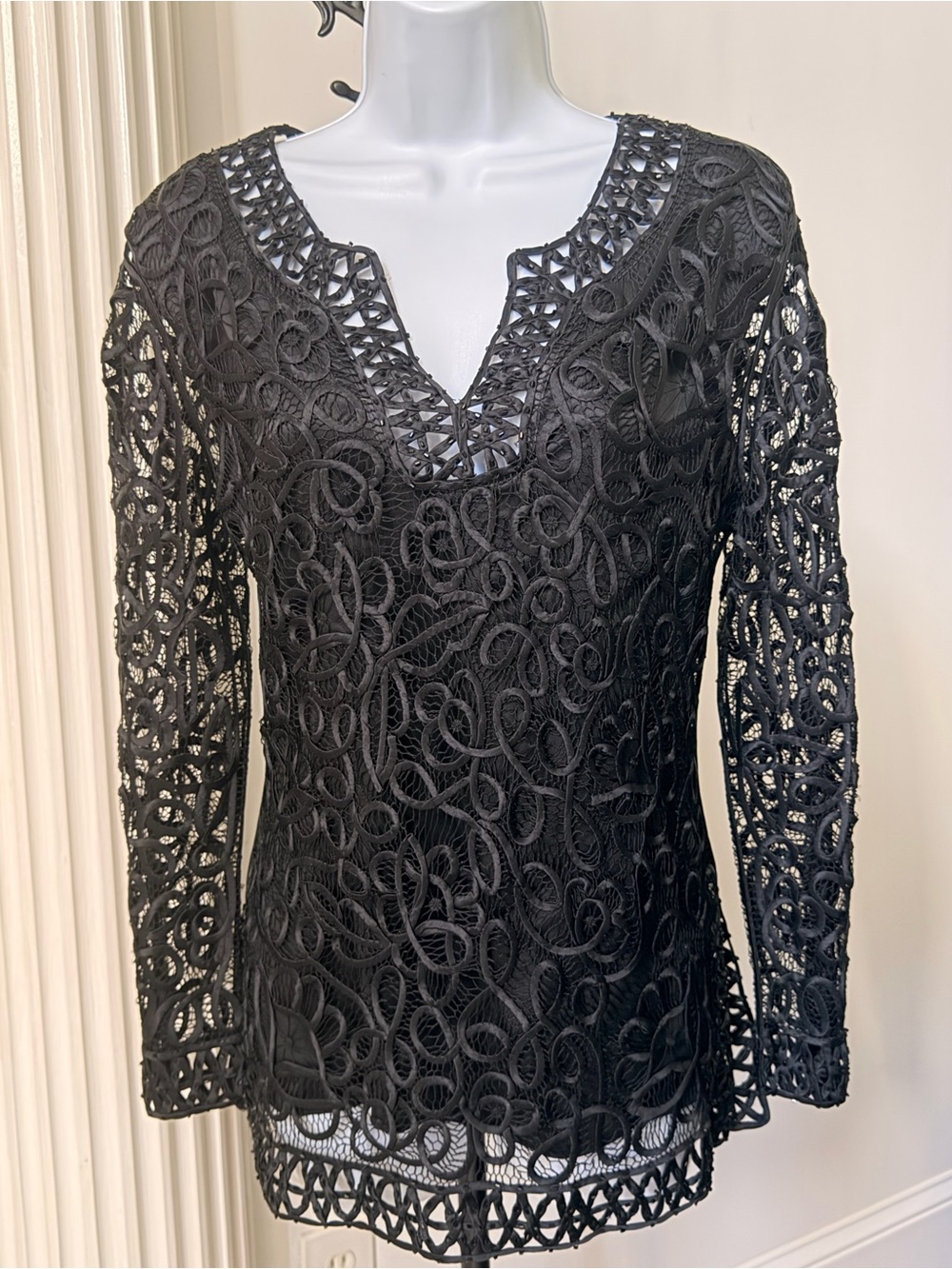 Black Lace W/Tiny Beading V-Neck Women's Top Sz S